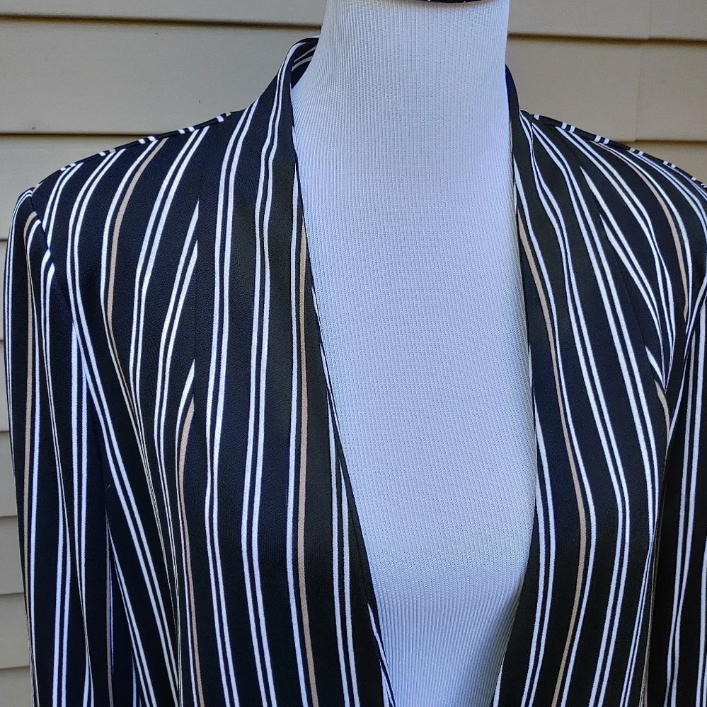 NYCC Black Striped Blazer 3/4 Ruched Sleeves NWT Hook Closure